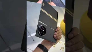 Huawei Mate XT real machine hands-on, really big and thin #Huaweimatext #Huawei #tri-fold phone