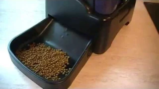 Автоматическая кормушка для собак и кошек Pets Tower-10
