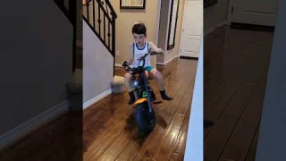 Riding HYPER GOGO Cruiser 12  Kid's Motorbike #electricbike #ebike #ebikes