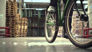 Schwalbe Marathon Plus - the new flatless tire. (English)