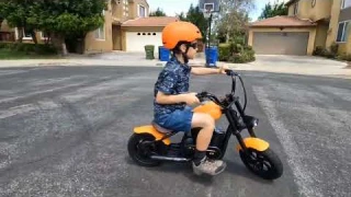 Riding HYPER GOGO Cruiser 12 - Kid's Motorbike Amazon